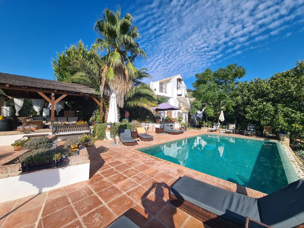 Bed and Breakfast Cortijo La Haza Iznájar Exteriér fotografie